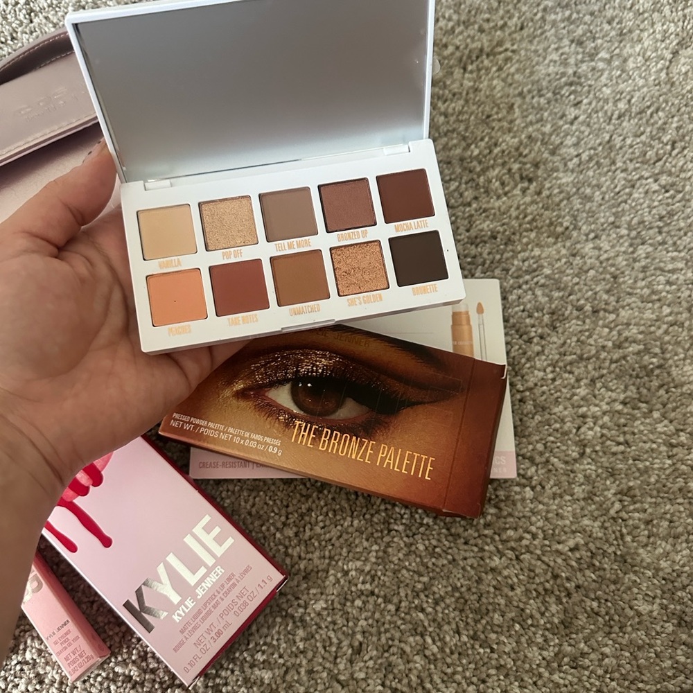 Brand NEW Kylie Cosmetics Bronze Eyeshadow Palette